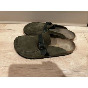 Beautiful pair of Birkenstock Buckley Clogs 41/10 women’s